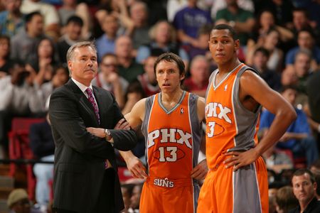 更加坚实的 更加坚实的