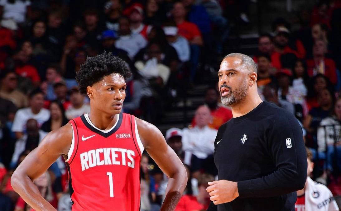 强调其通过 强调其通过